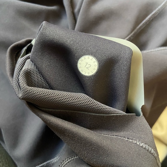 Lululemon - Picture 3 of 3